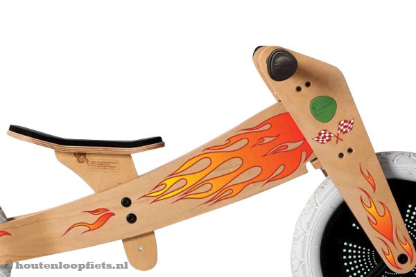 Stickers met grote vlammen.