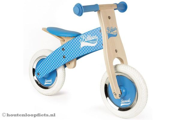 Met een in hoogte verstelbaar zadel (32-35 cm).