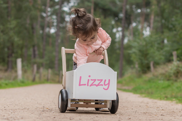 Lizzy met de optionele naamsticker.