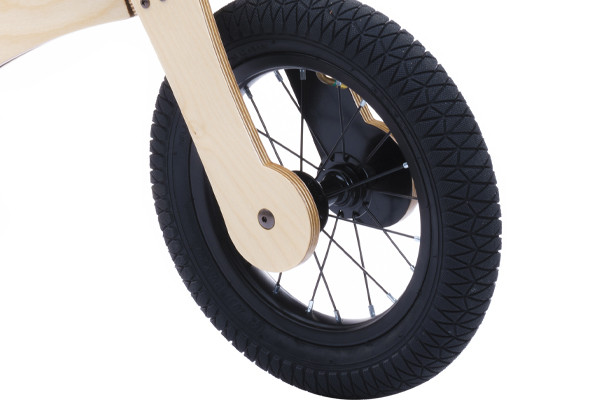 Met extra brede luchtbanden.