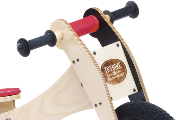 Met solide stuurmechanisme.