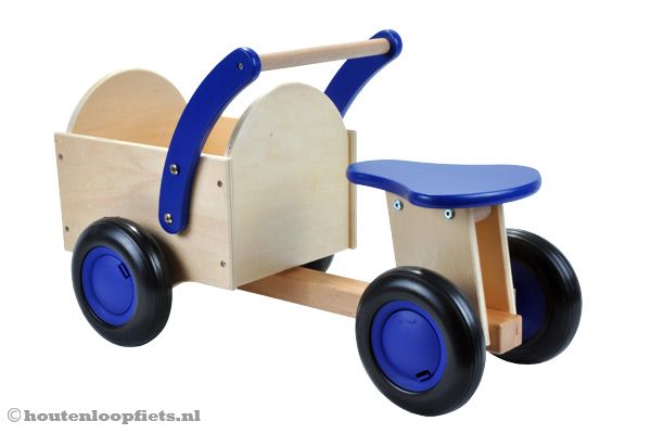 De loopfiets is geschikt voor binnen en buiten.