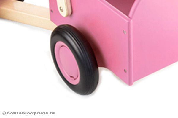 Met geluidsarme, rubberen wielen.